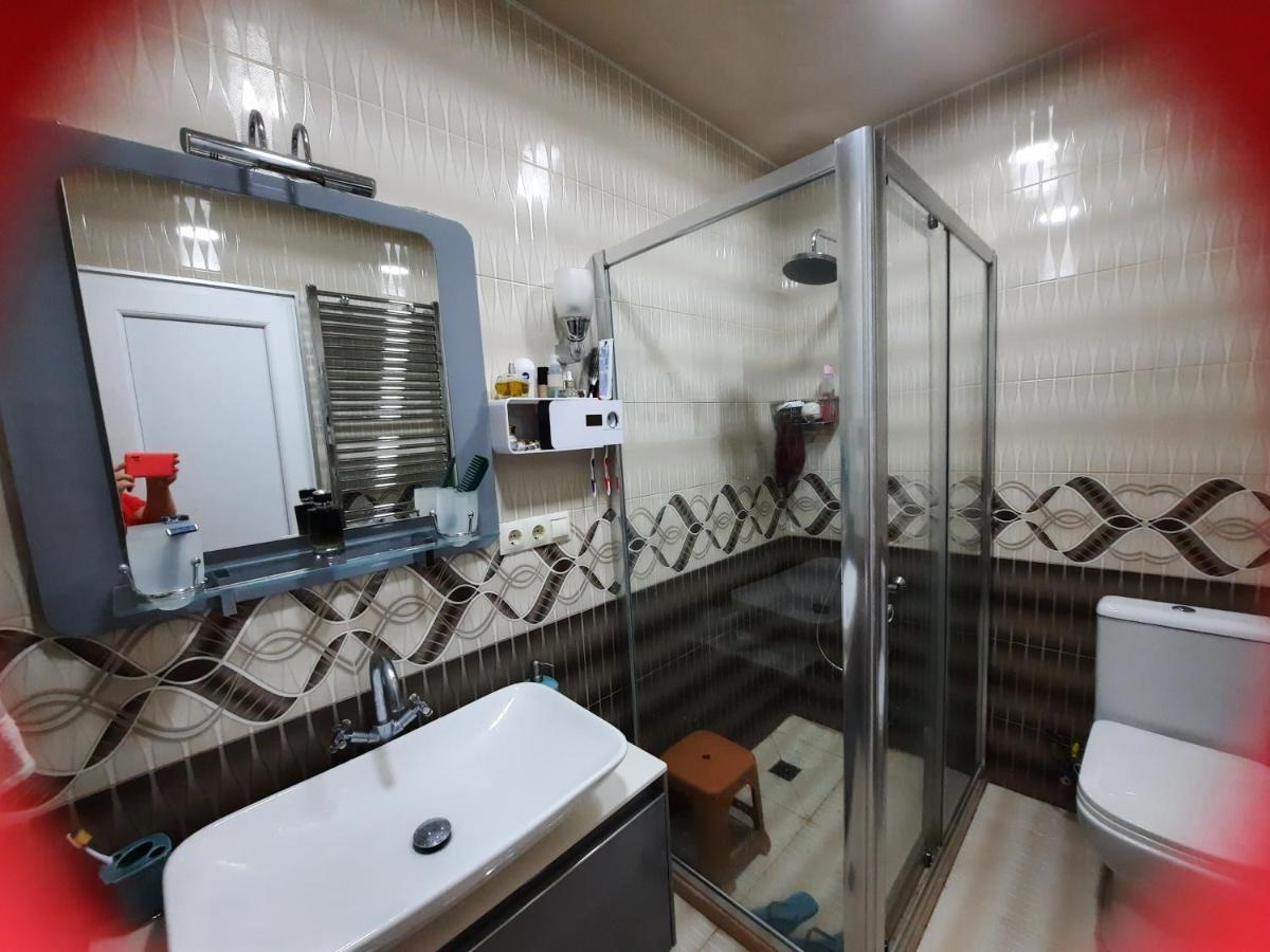 Apartment Desi With Sea View On The Beach In Batumi Ngoại thất bức ảnh