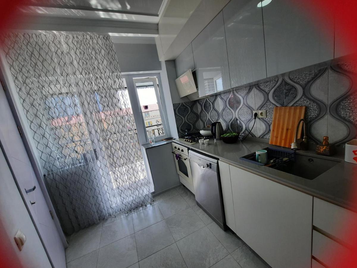 Apartment Desi With Sea View On The Beach In Batumi Ngoại thất bức ảnh
