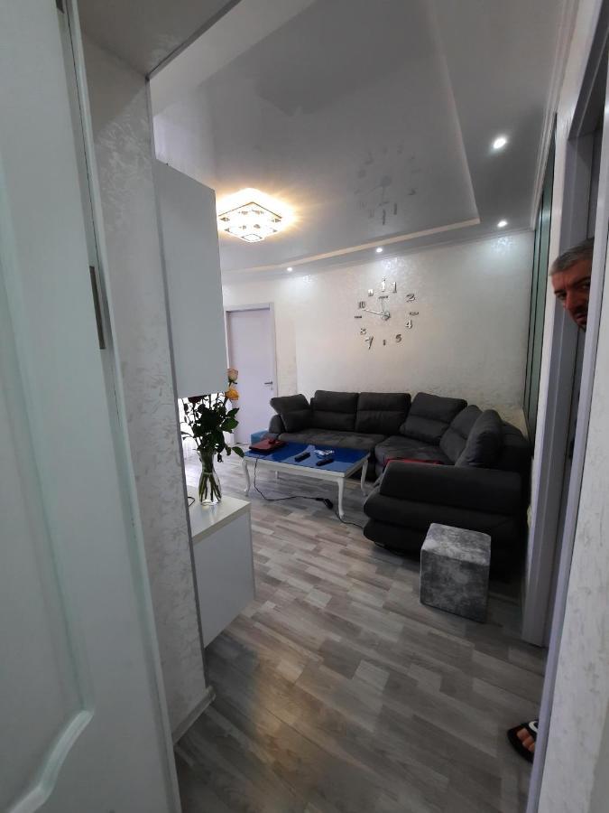 Apartment Desi With Sea View On The Beach In Batumi Ngoại thất bức ảnh