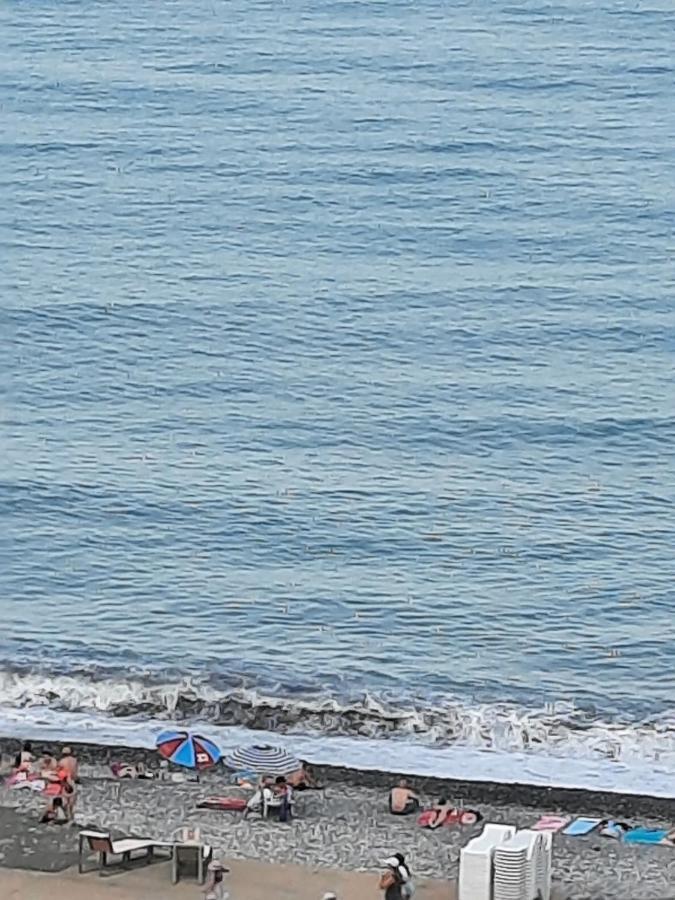Apartment Desi With Sea View On The Beach In Batumi Ngoại thất bức ảnh