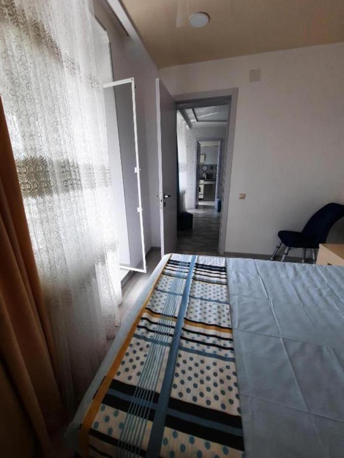 Apartment Desi With Sea View On The Beach In Batumi Ngoại thất bức ảnh
