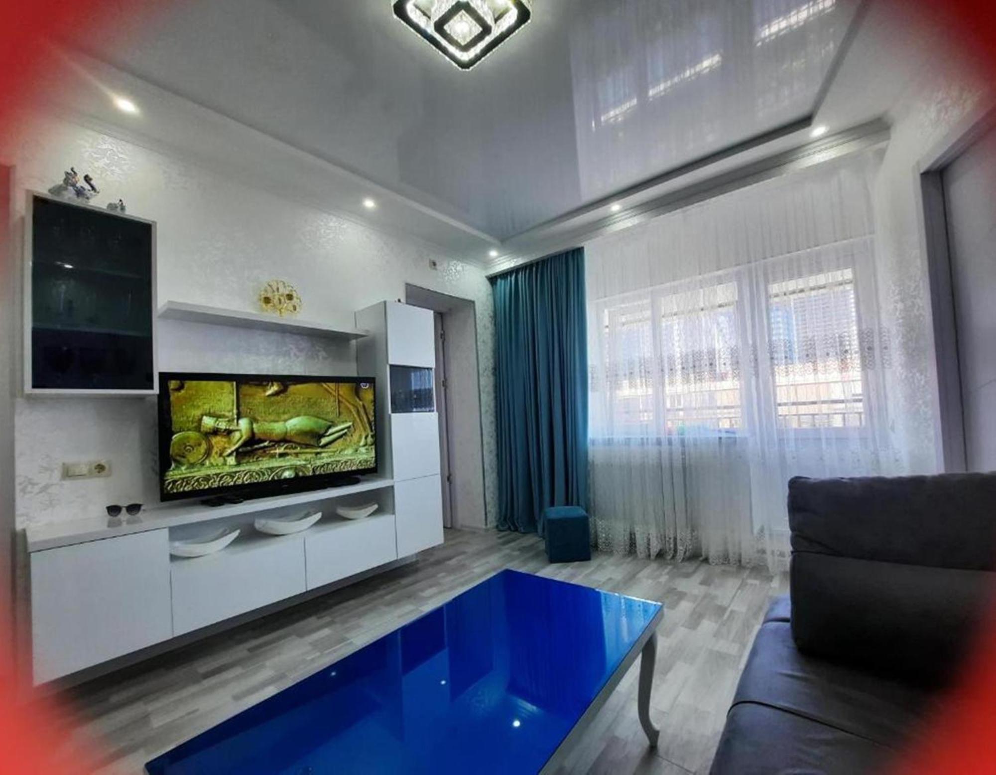 Apartment Desi With Sea View On The Beach In Batumi Ngoại thất bức ảnh